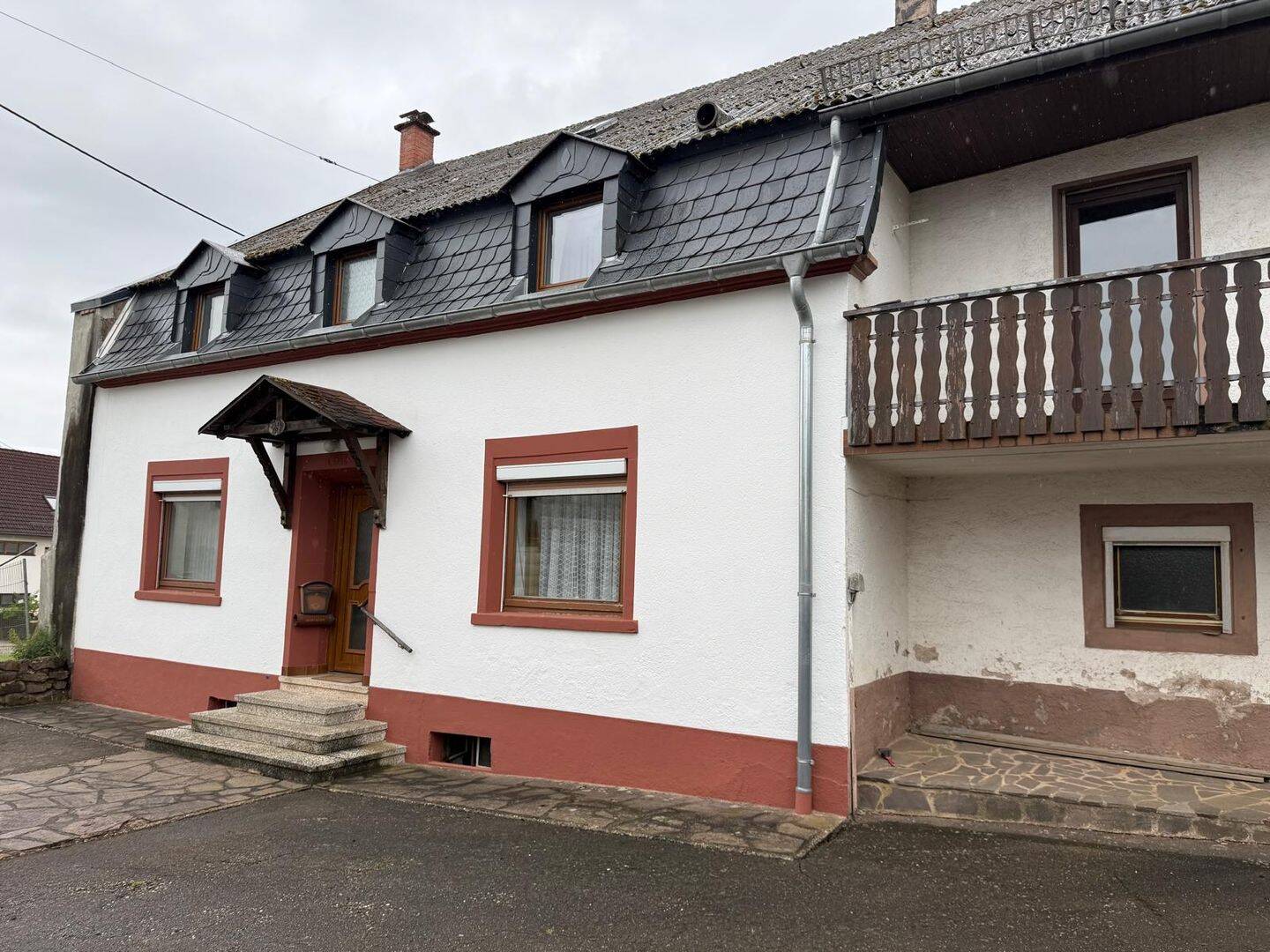 Handwerker aufgepasst! Anwesen mit viel Potential zu verkaufen in Losheim-OT, 66679 Losheim am See