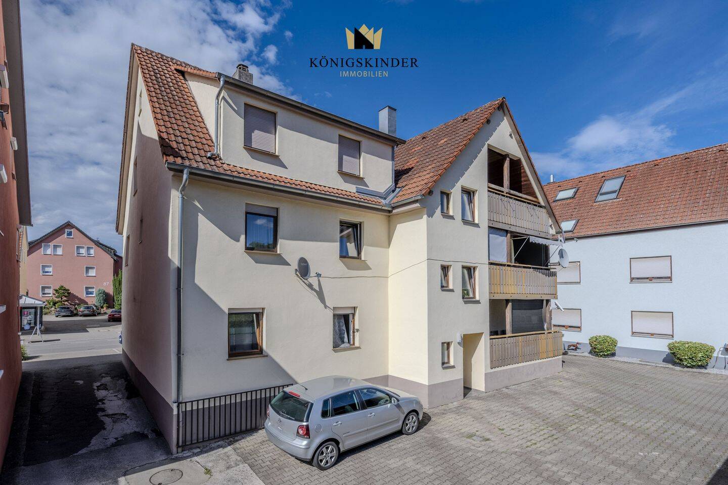Viel Platz zum Wohlfühlen – großzügige 4,5-Zimmer-Wohnung mit Südwest-Balkon und Carport für 2 Autos, 72555 Metzingen