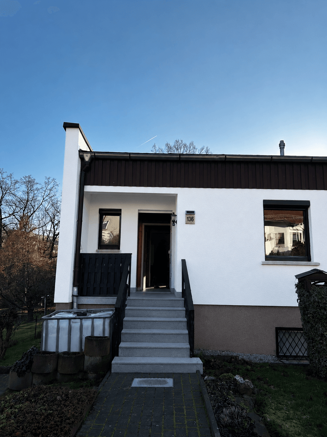 Doppelhaushälfte mit großem Grundstück in hervorragender Lage in Gera, 7549 Gera (Debschwitz Lusan Röppisch)