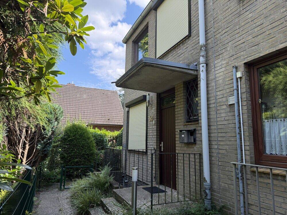 Charmantes Endreihenhaus mit eigenem Garten und guter Anbindung, 22527 Hamburg (Eimsbüttel Eidelstedt Lokstedt Stellingen)