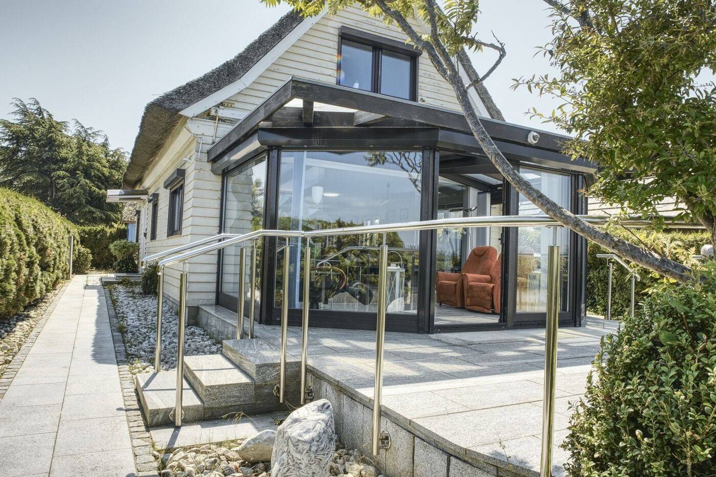 Traumhaftes reetgedecktes Ferienhaus in erster Reihe auf der Insel Poel zu kaufen!, 23999 Insel Poel