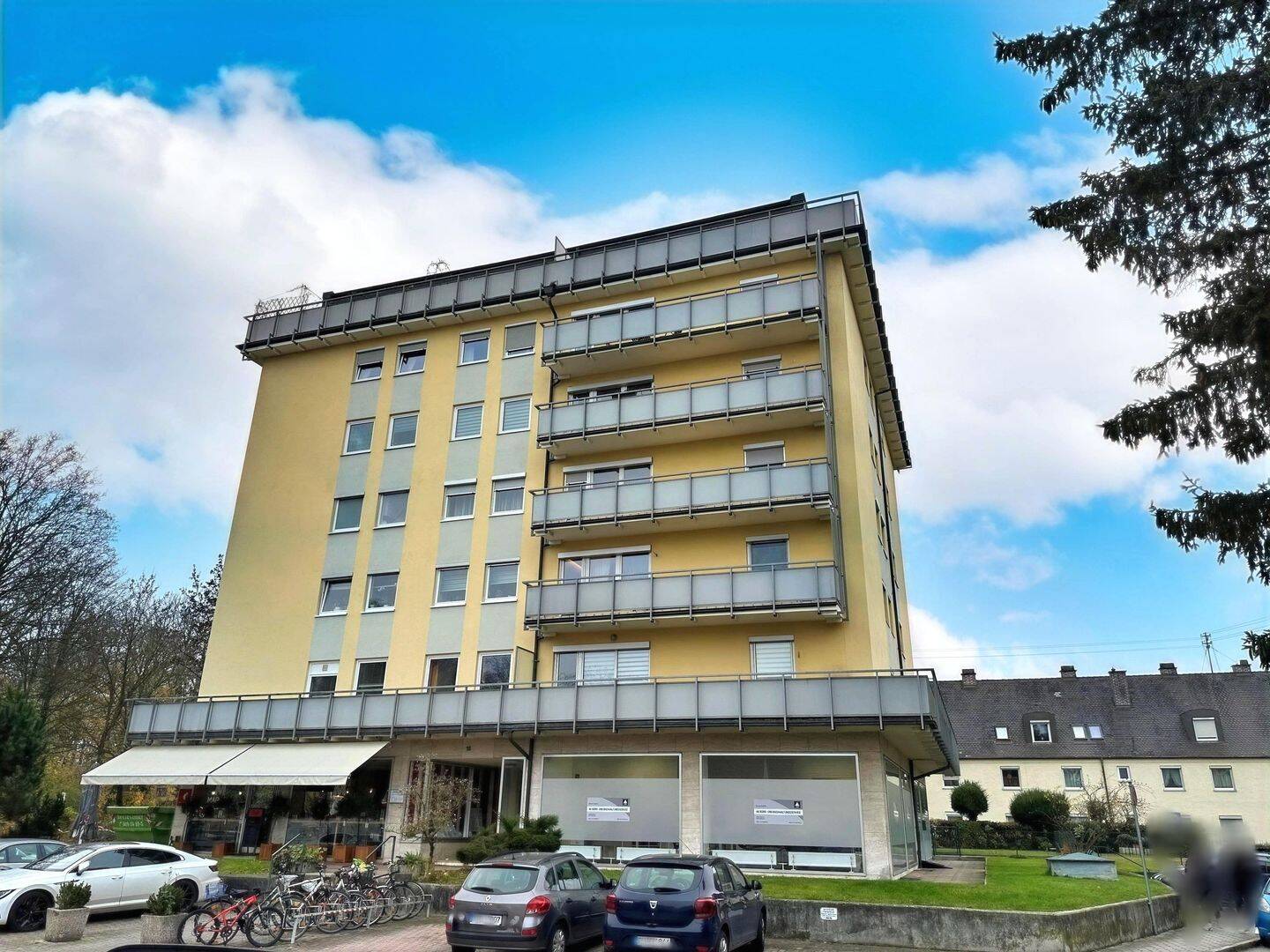 Wohnen oder renditestark vermieten: Großzügige 3 Zimmer-Wohnung mit Balkon in Karlsfeld/Dachau, 85757 Karlsfeld