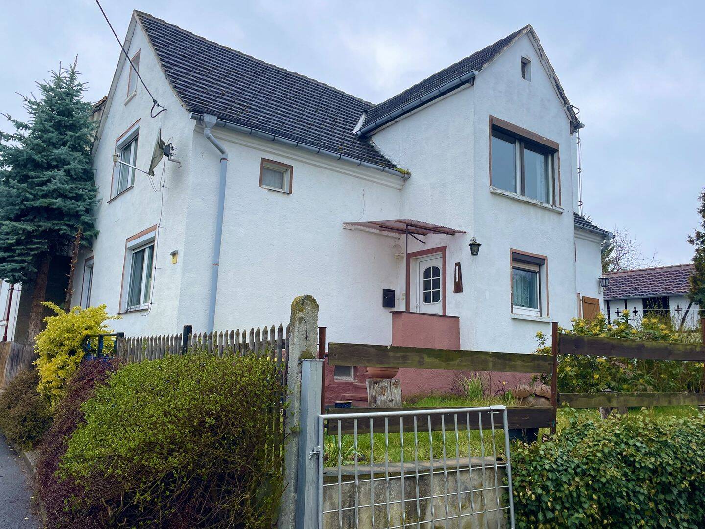 Der Frühling zieht ein – ein hübsches Einfamilienhaus mit Charme und viel Platz, 6712 Kretzschau