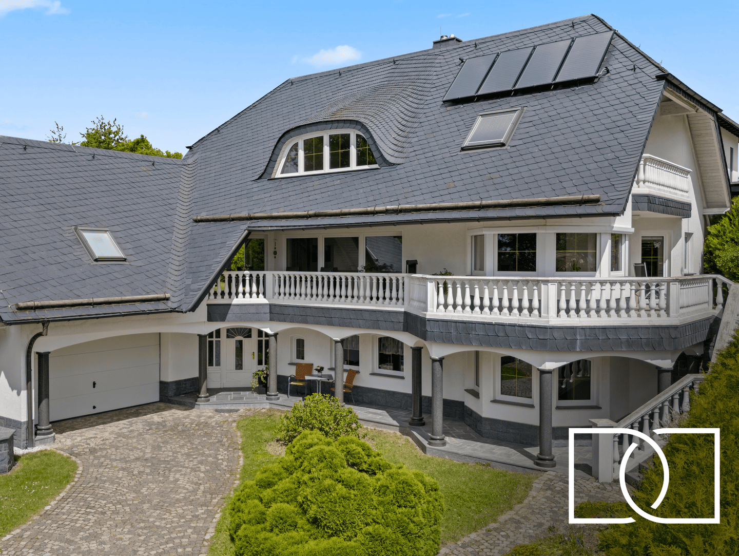Luxuriöse Architektenvilla! 1.417 m² Grundstück mit modernster Technik und ELW in ruhiger Traumlage, 95339 Wirsberg