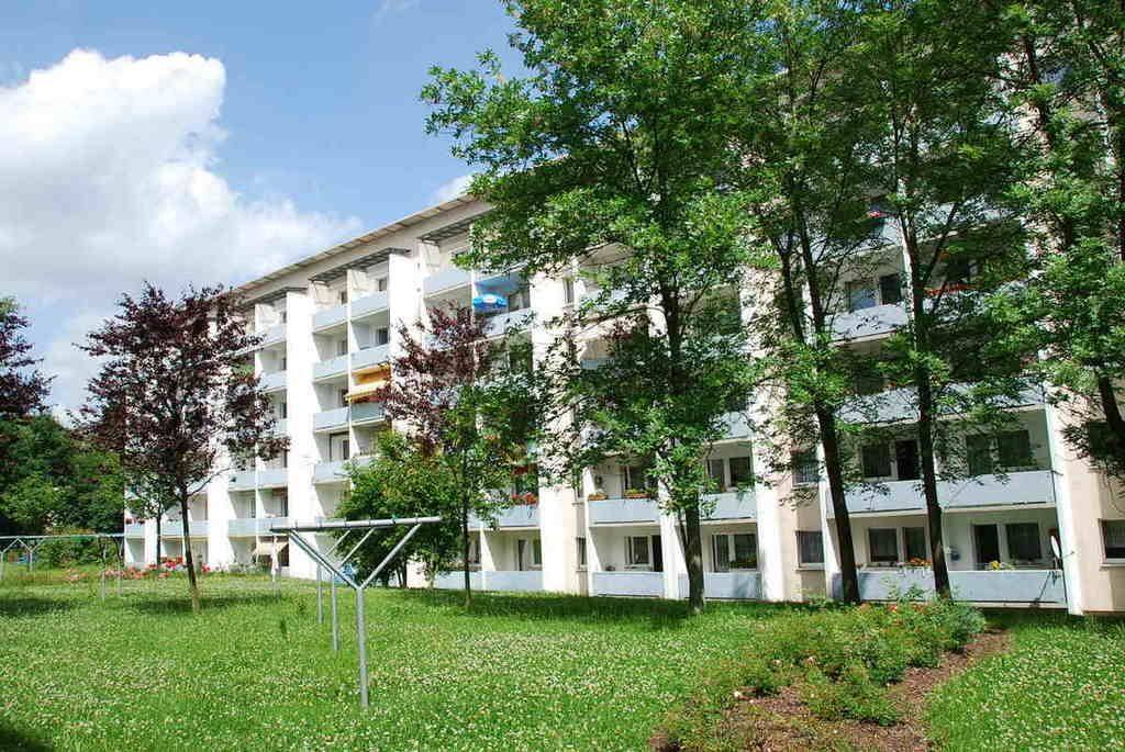 Kleine 2-Raum-Wohnung mit Balkon, 9120 Chemnitz (Altchemnitz Bernsdorf Helbersdorf Kapellenberg)