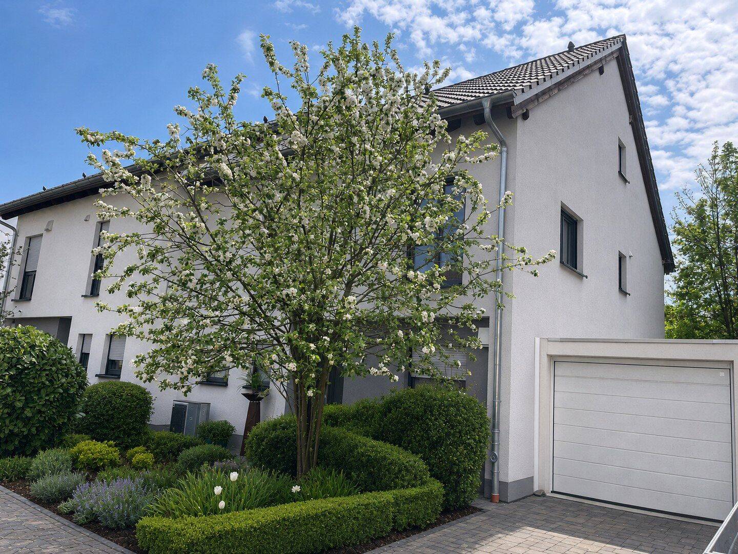 ENERGIEBEWUSST WOHNEN: A+ Großzügige Doppelhaushälfte in Ludwigshafen KEINE MAKLER-PROVISION!, 67069 Ludwigshafen am Rhein (Edigheim Oppau Pfingstweide)