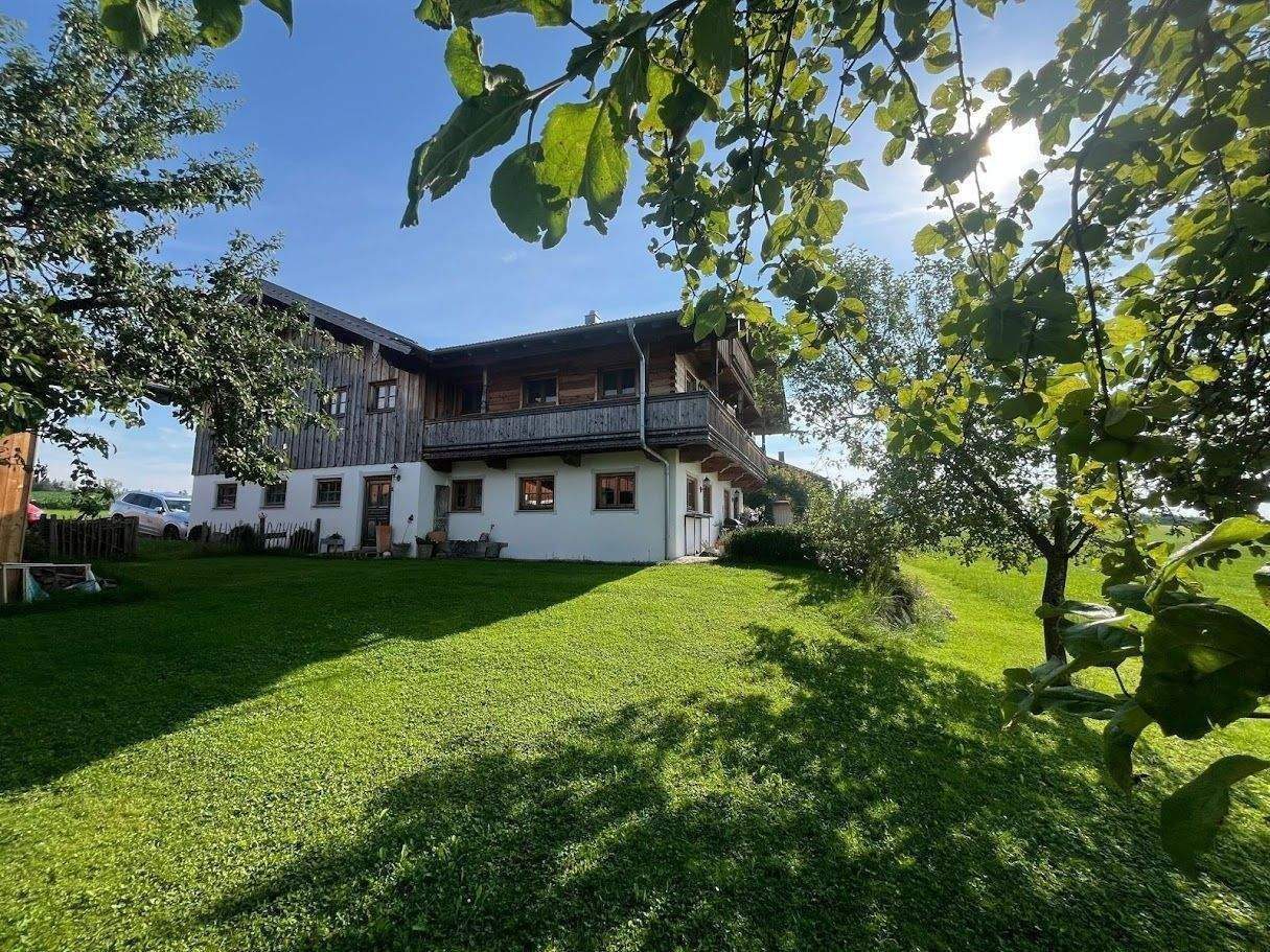 Platz für 2 Familien, 530 m² Wohn und Nutzfläche, 4146 m² Grund Plus Gr. Halle, 85617 Aßling