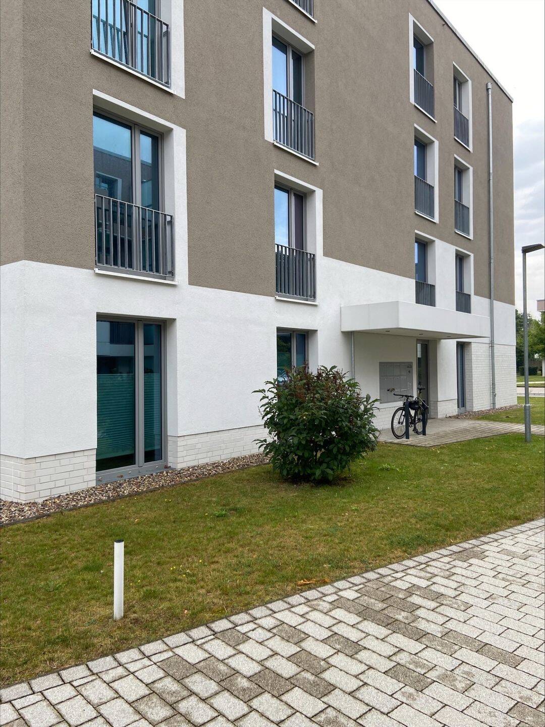Helle 2-Zimmer-Wohnung mit Dachterrasse, 22846 Norderstedt