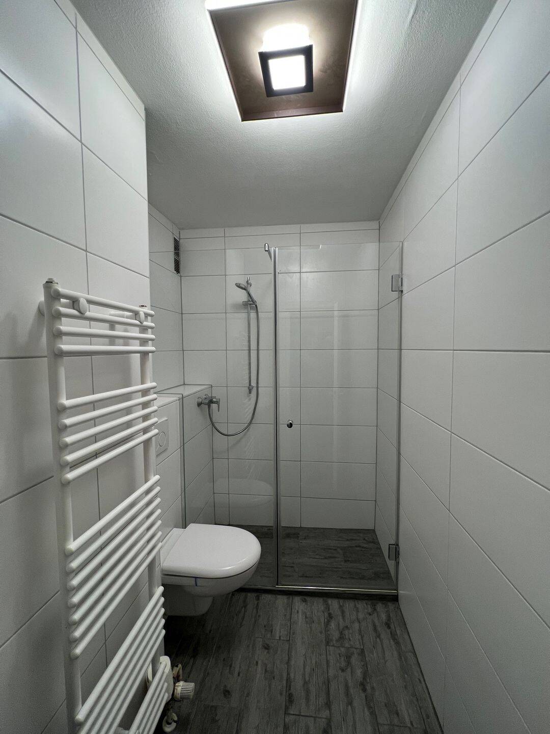 Möbliertes WG-Zimmer ab 01.08. zu vermieten, 91058 Erlangen (Bruck Eltersdorf Erlangen-Süd Sebaldussiedlung Tennenlohe)
