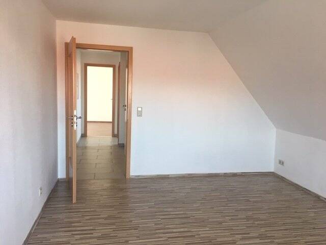 3-Raum-Dachgeschoß-Wohnung                                         im Ortskern von Crawinkel, 99330 Geratal (Gräfenroda)