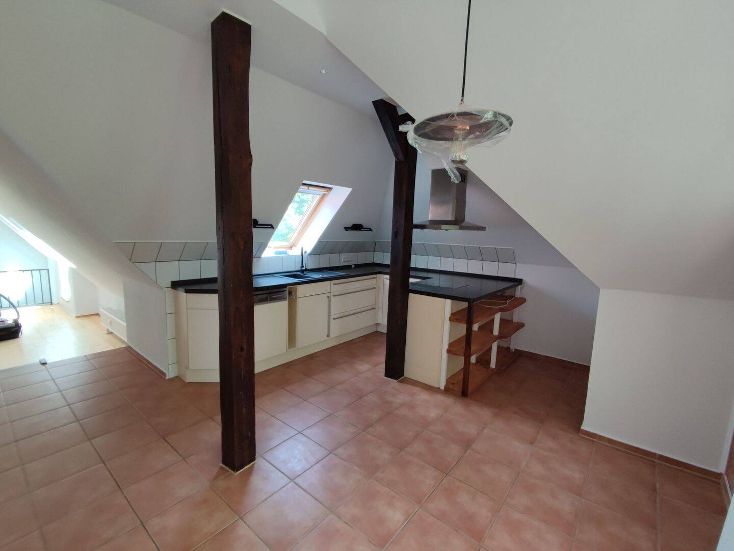 2.5-Raum-Whg. im DG mit Einbauküche, Kamin & Klima, 6846 Dessau-Roßlau