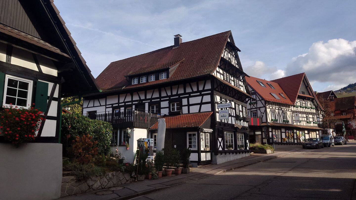 Neu renovierte Wohnung in einem Denkmal auf Zeit zu vermieten, 77887 Sasbachwalden