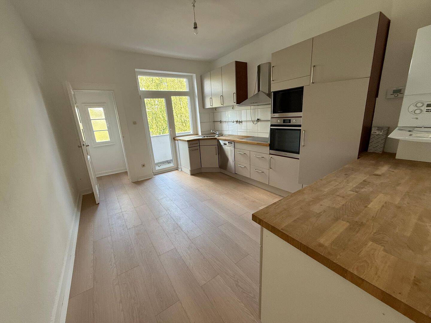 Wohnung im 2. OG rechts, 40549 Düsseldorf (Heerdt Oberkassel)