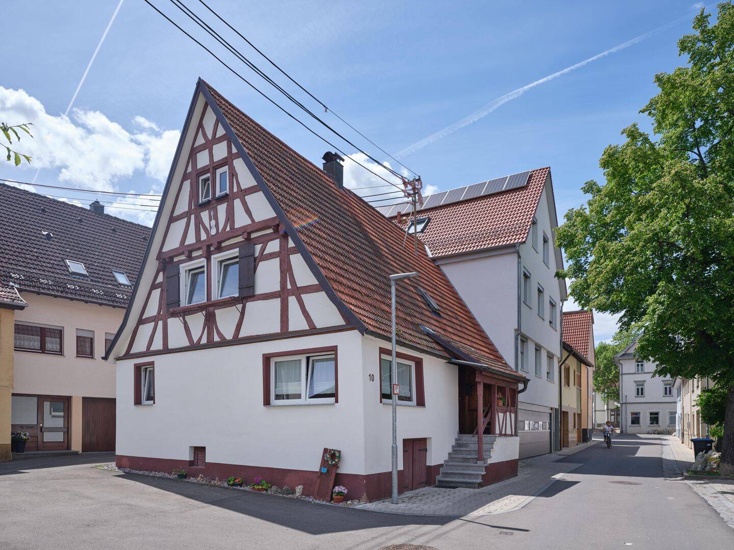 Das perfekte Haus für die kleine Familie: Topzustand und zentral gelegen in Dettingen, 72581 Dettingen an der Erms