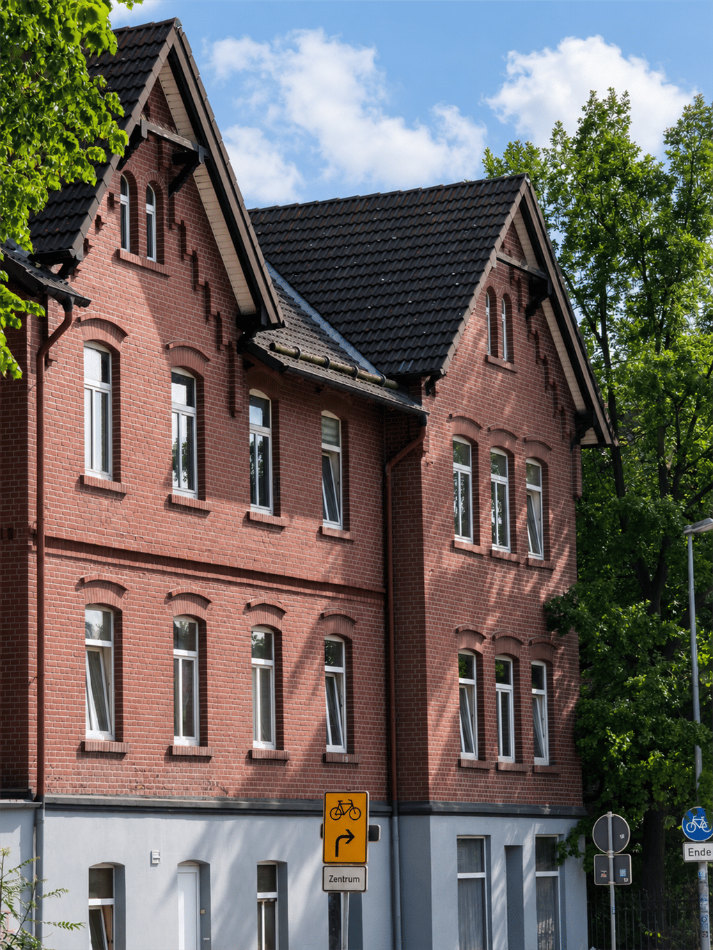Investieren in Halberstadt: Mehrfamilienhaus mit 9 Wohneinheiten – 9,6 % Rendite, 38820 Halberstadt