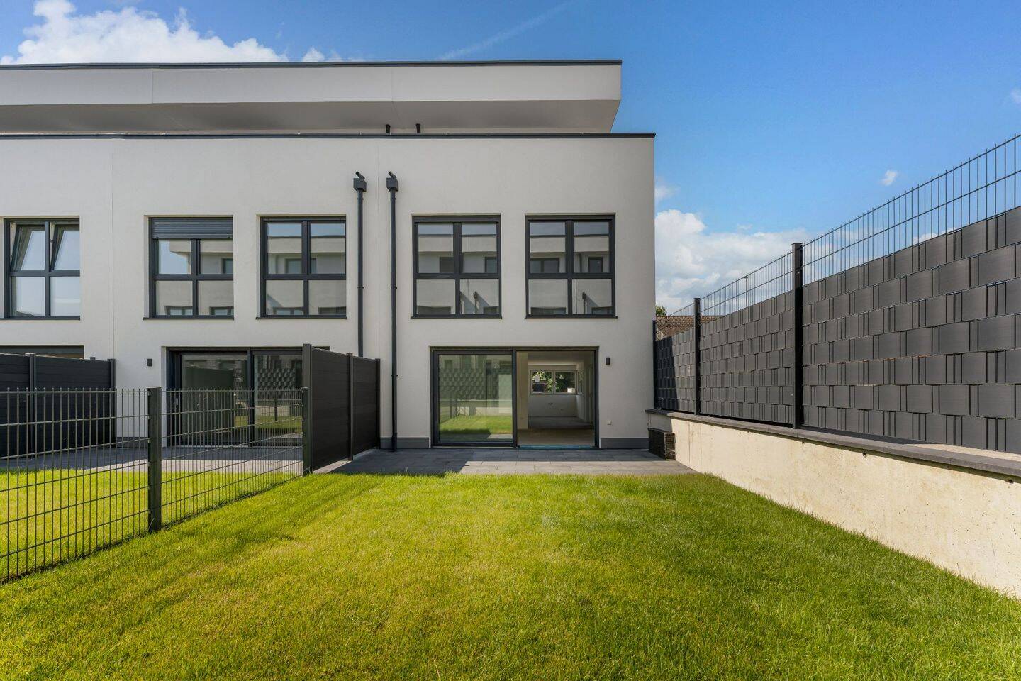 Einziehen und wohlfühlen – modernes Reihenendhaus mit Garten, 41363 Jüchen