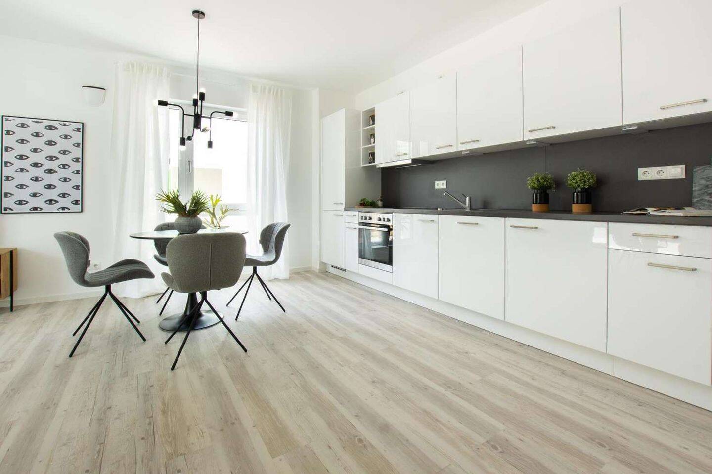 Großzügige und exklusive 2-Zimmerwohnung mit EBK und Balkon, 34266 Niestetal