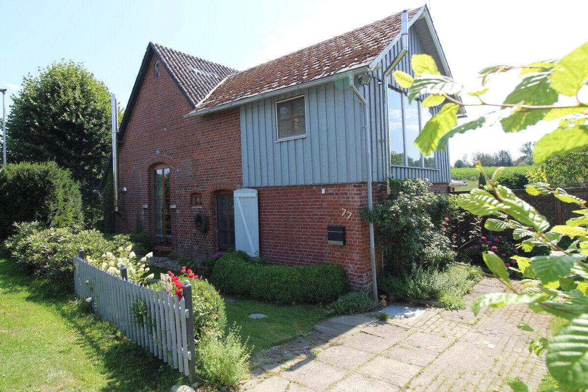 Idyllisches, ruhiges Einfamilienhaus mit viel Individualität ab 2021 renoviert und Teilsaniert, 21745 Hemmoor