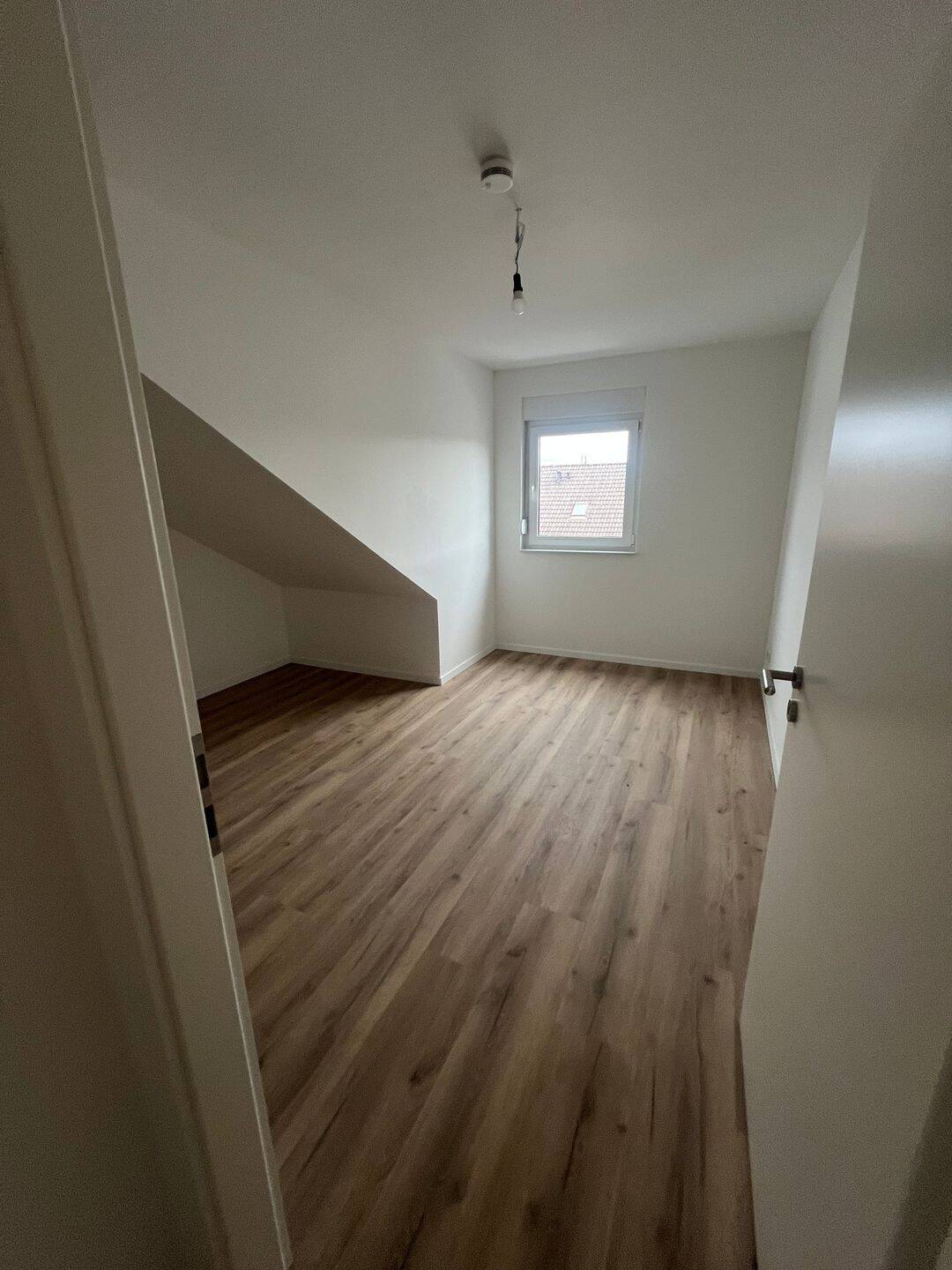 Helle 3-Zimmerwohnung mit Terrasse, 51147 Köln (Porz)