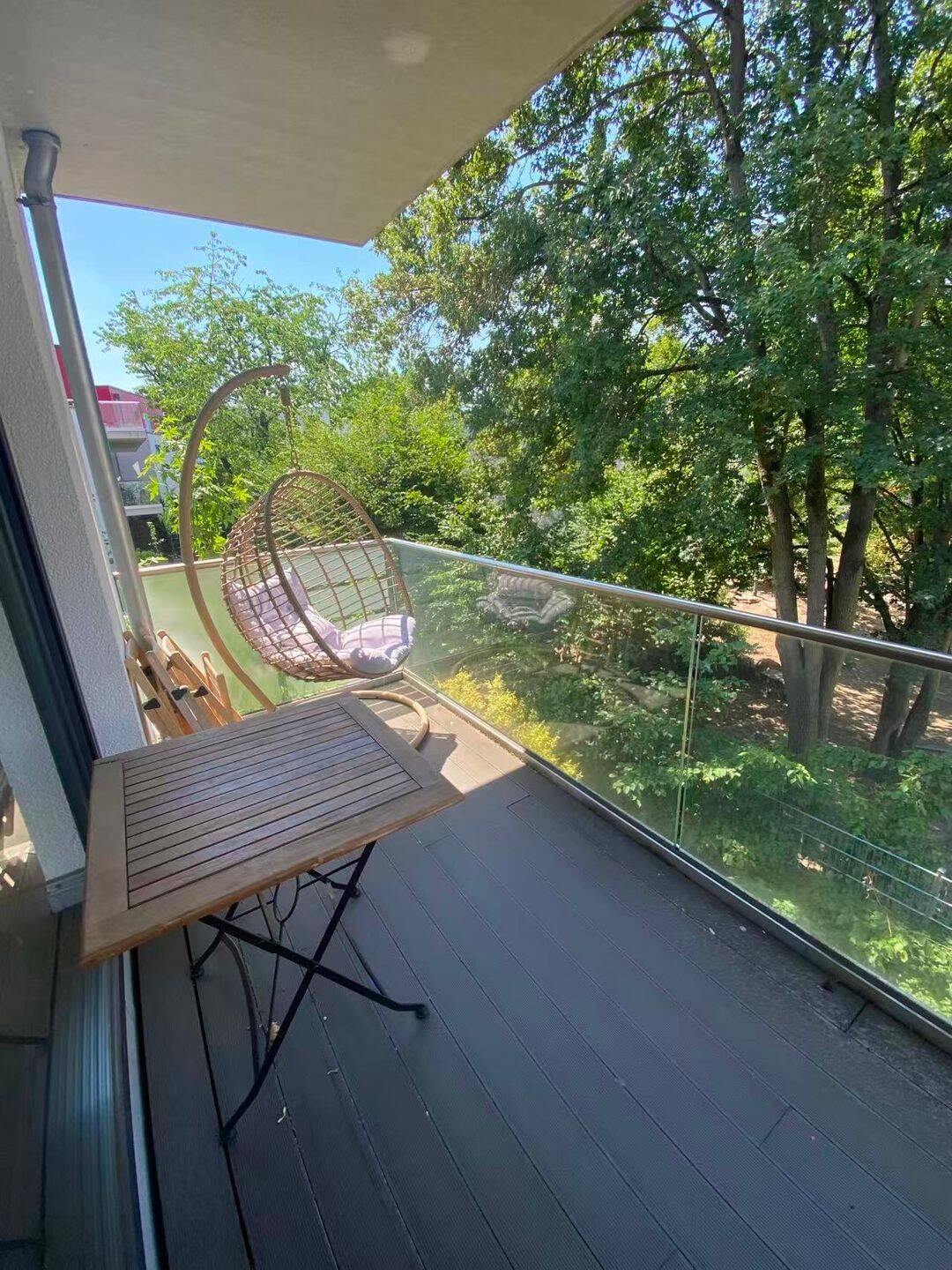 vollmöbliertes 2 Zimmern mit Balkon in Frankfurt Griesheim, 65933 Frankfurt am Main (Griesheim)