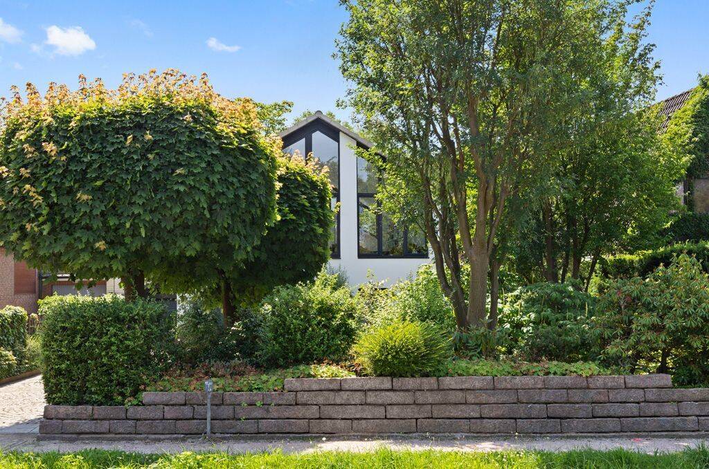 Großzügige Familienidylle mit Pool auf traumhaftem Südwestgrundstück, 22179 Hamburg (Wandsbek Bramfeld)