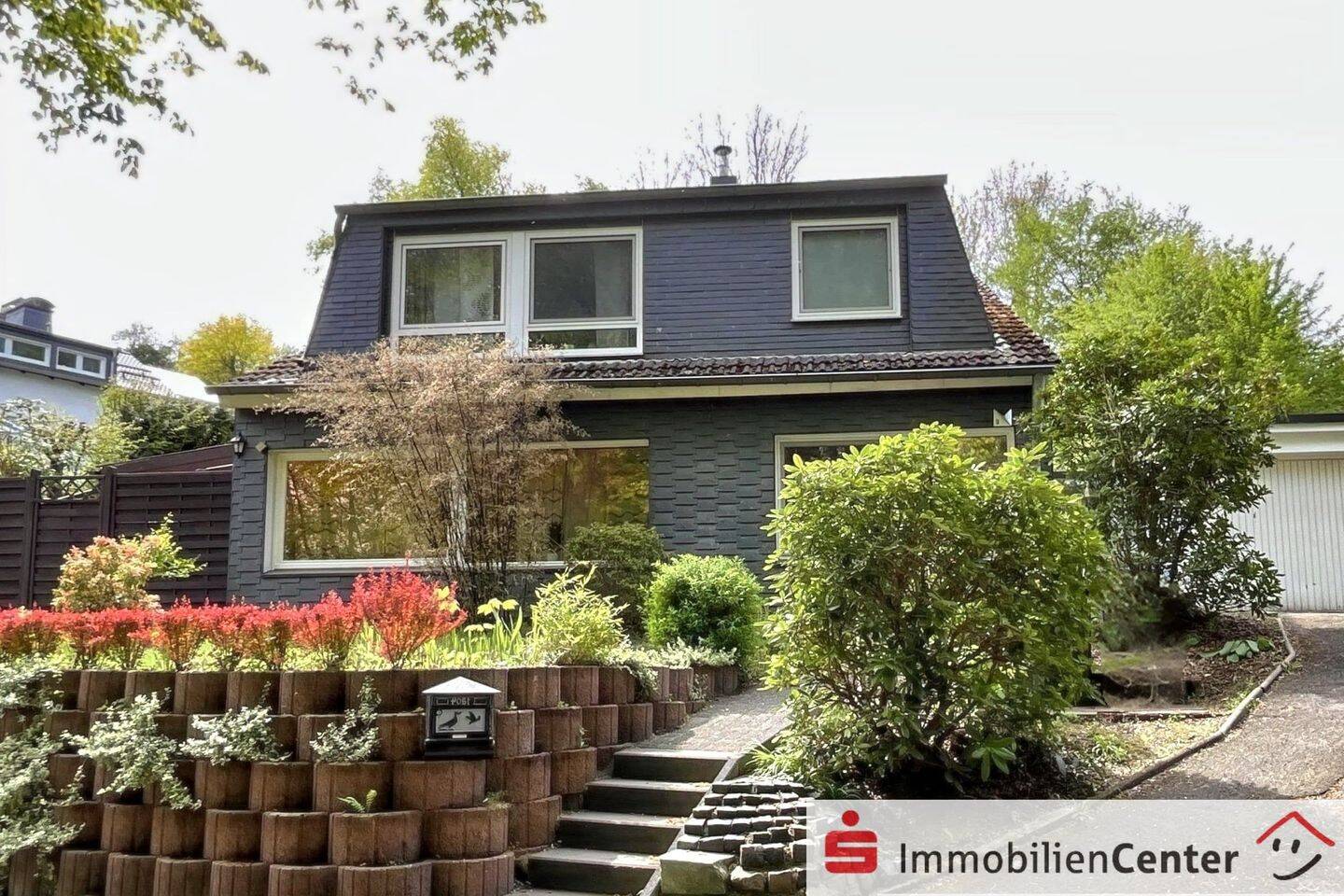 Zwei-Familien-Haus im Grünen – Wohnen mit Wohlfühlfaktor in Remscheid-Hasten, 42855 Remscheid (Innen Lüttringhausen Nord Süd West)