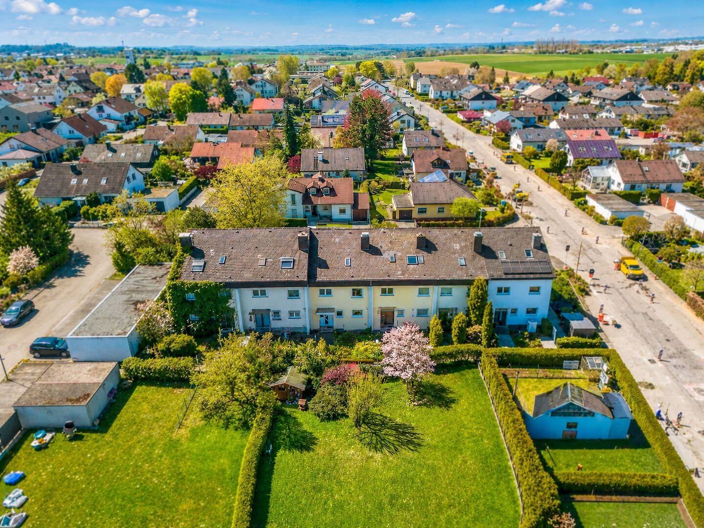 Familienglück mit Garten: Charmantes Reihenmittelhaus mit großem Potenzial, 89081 Ulm