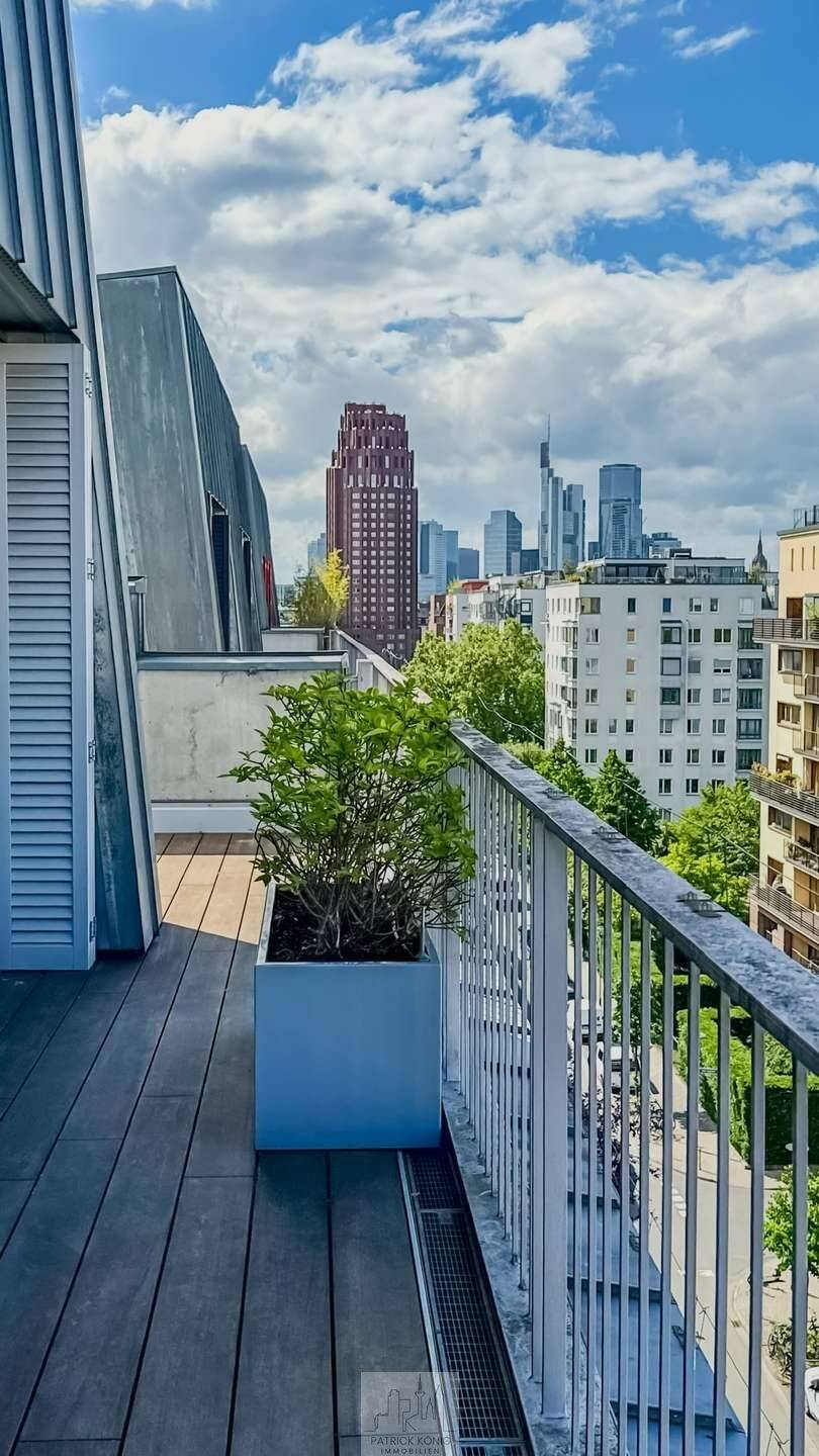 Penthouse in direkter Mainlage: Maisonette mit 6 Zimmern, 2 Terrassen & Aufzug, 60594 Frankfurt am Main (Sachsenhausen)