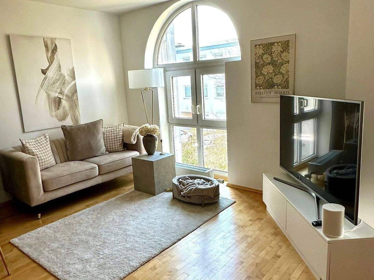 Stylische 2 ZKBB mit EBK und TG-Stellplatz in ruhiger Stadtlage, 65189 Wiesbaden (Biebrich Wiesbaden)