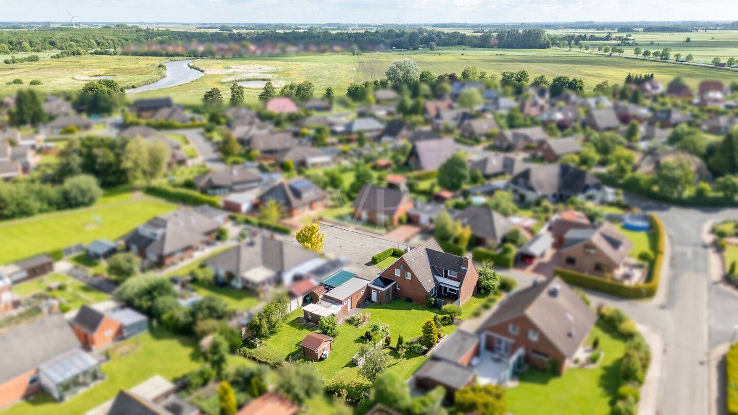 Großzügiges Einfamilienhaus mit idyllischem Garten, Garage und Kamin in ruhiger Lage, 26759 Hinte