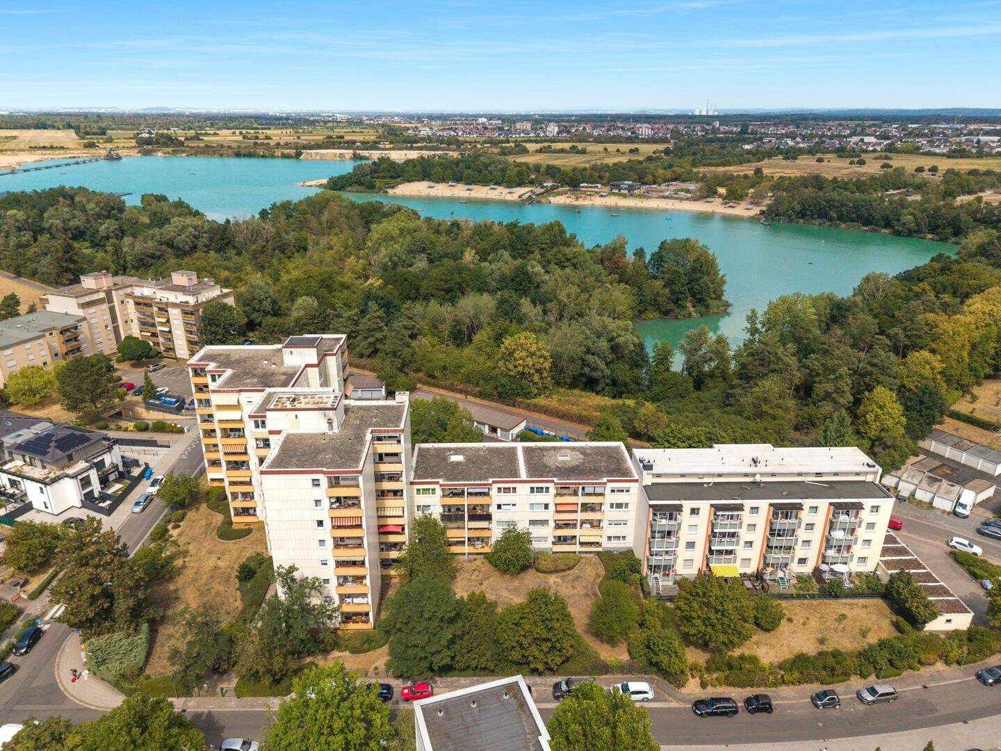 Kernsaniertes 4-Zimmer-Apartment mit gehobener Ausstattung, Aufzug & Garage in Rodgau, 63110 Rodgau