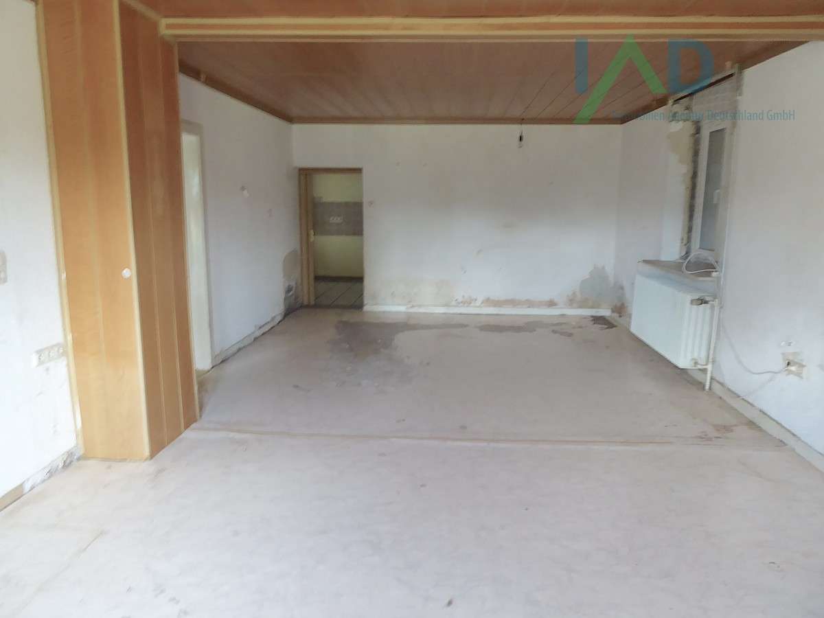 Preiswertes, freistehendes Einfamilienhaus mit 10 KW Photovoltaik, Garten, teilsaniert, 57614 Borod