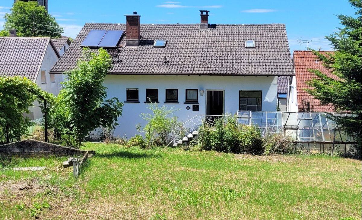 Zweifamilienhaus samt Einliegerwohnung mit großem Grundstück in Balg, Baden-Baden, 76532 Baden-Baden
