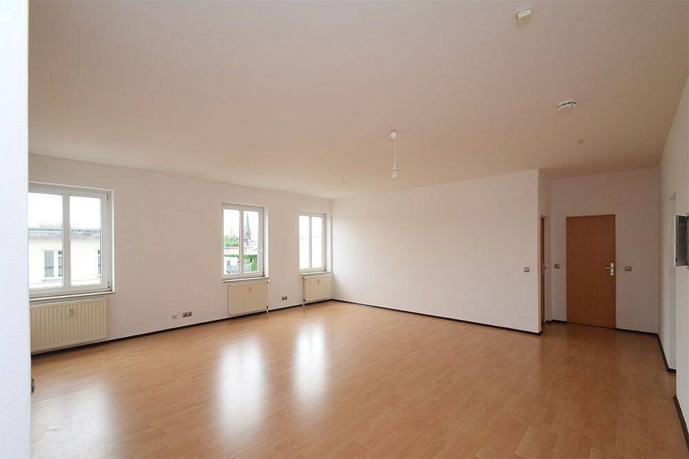 Mit offenem Wohnbereich, 6110 Halle (Saale) (Damaschkestraße Gesundbrunnen Innenstadt Lutherplatz Saaleaue)