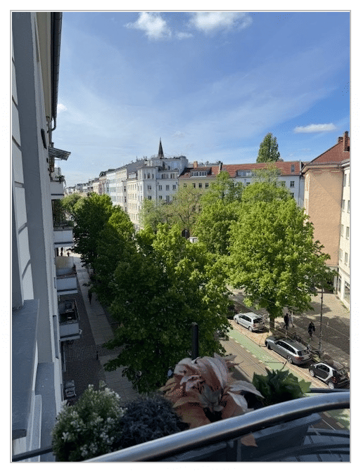 DenTag genießen auf dem Balkon in der Kastanienallee – 10435 Berlin – Bild 1 von 5