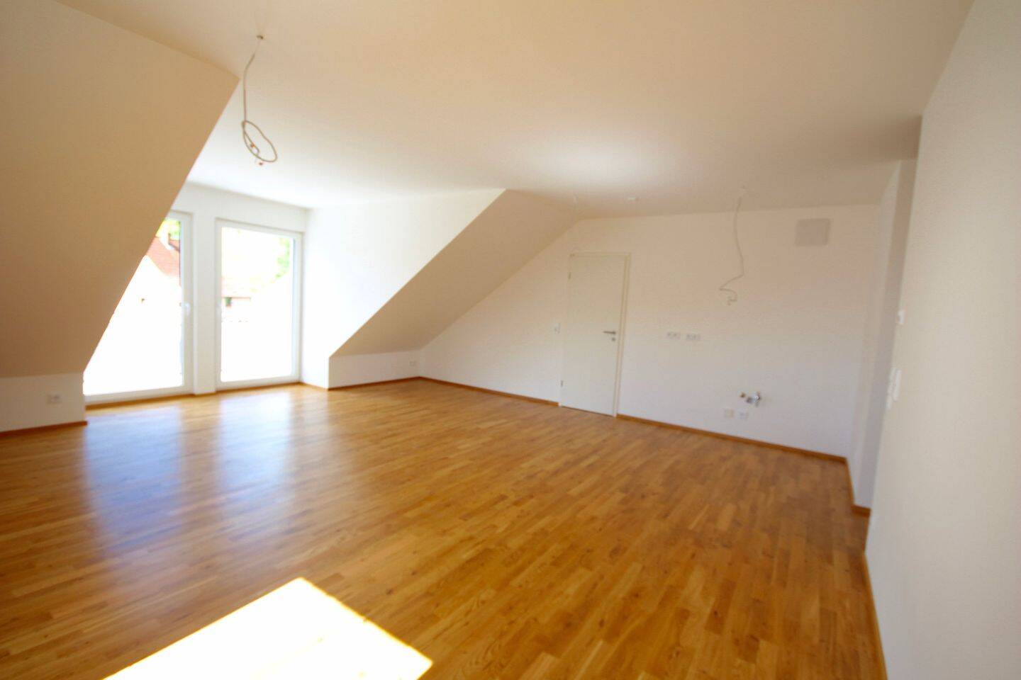 NEUBAU 2016: 2-ZW mit Sonnenbalkon und Stellplatz in Versbach ab 01.10.2026!, 97078 Würzburg (Grombühl Lindleinsmühle Versbach)