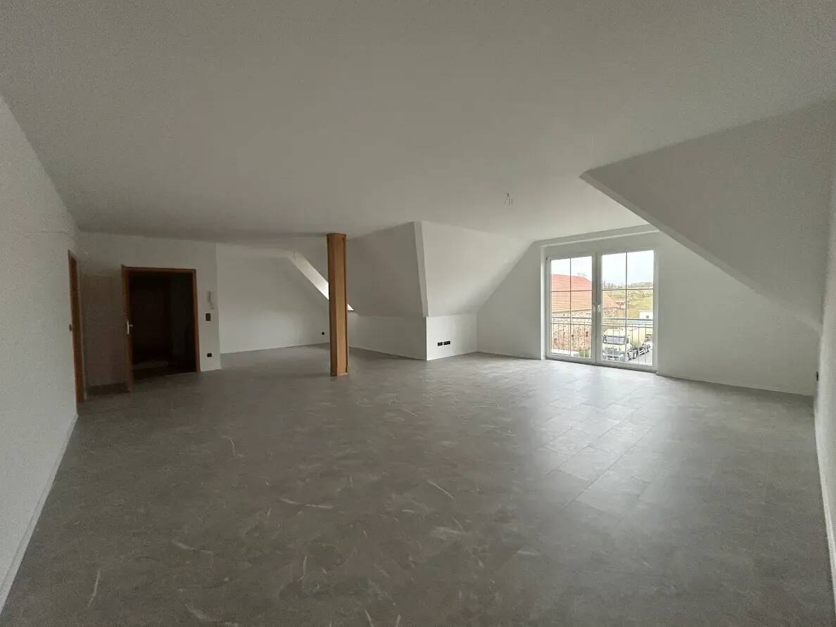 helle, geräumige Wohnung mit geringen Heizkosten, 6268 Querfurt