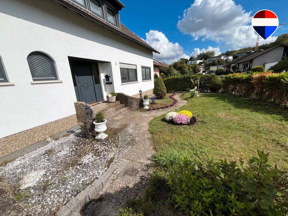 Modern wohnen, flexibel nutzen – Einfamilienhaus mit zwei Einliegerwohnungen, 66740 Saarlouis
