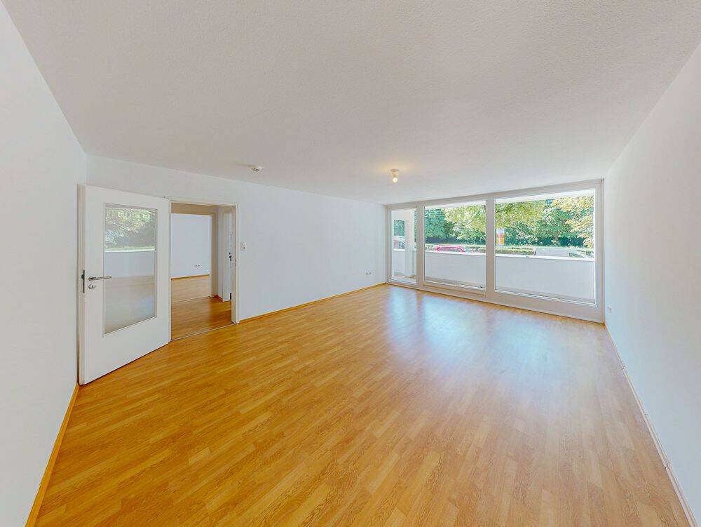 Charmante 2-Zimmer-Wohnung mit großem Balkon und lichtdurchfluteten Wohnräumen, 80992 München (Moosach Neuhausen-Nymphenburg Pasing-Obermenzing)