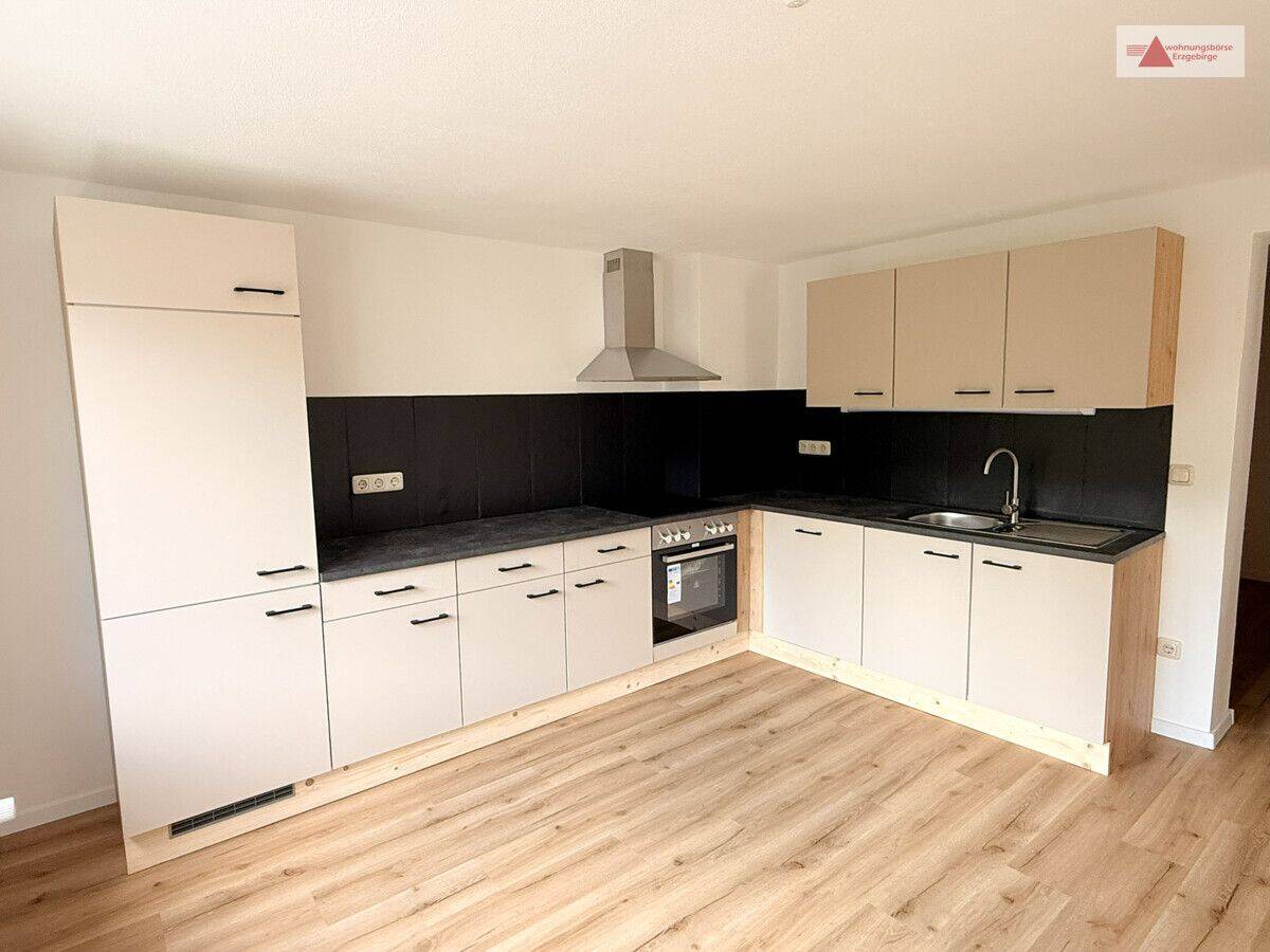 Schicke 2-Raum-Wohnung mit neuer Einbauküche in zentraler Lage von Markersbach, 8352 Raschau-Markersbach