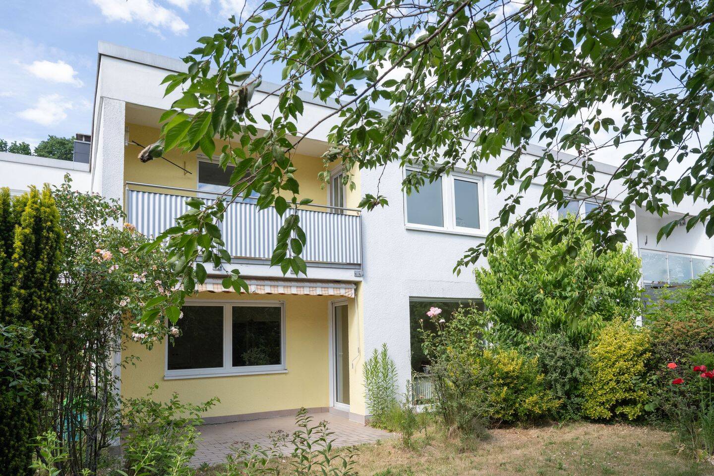 Gepflegtes Einfamilienhaus in begehrter Lage am Saarbrücker Eschberg!, 66121 Saarbrücken