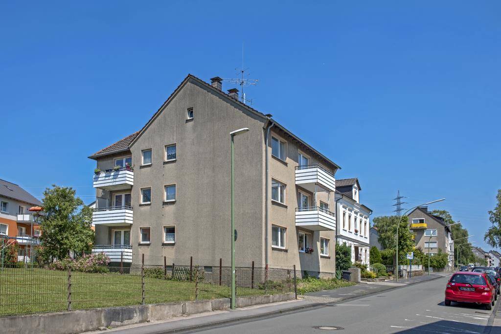 Renovierte 3-Zimmer-Wohnung mit hochwertigem Laminatboden und neuem Badezimmer in Hagen-Hohenlimburg, 58119 Hagen (Hohenlimburg)