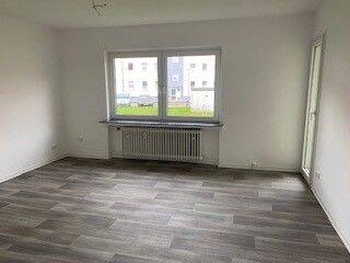 NETTE NACHMIETER GESUCHT * Schön aufgeteilt im 1. Obergeschoss mit Balkon und Tageslichtbad, 38723 Seesen
