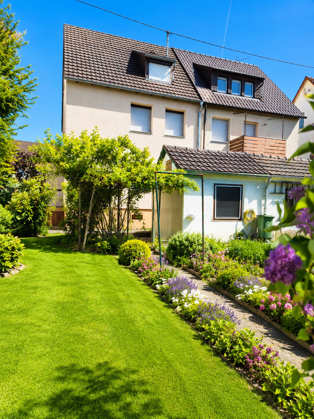 ** Wohn- und Investmentchance: Mehrfamilienhaus mit großem Garten **, 70327 Stuttgart