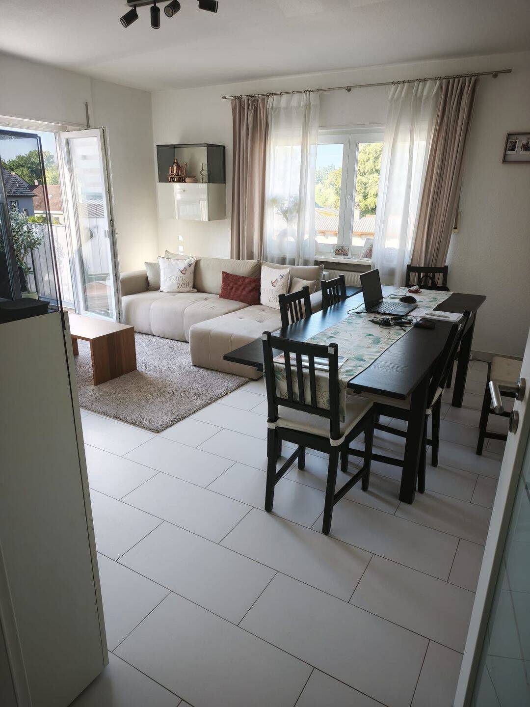 Großzügige 4-Zimmer-Wohnung mit Terrasse, Einbauküche und Stellplatz in Nürnberg-Katzwang, 90455 Nürnberg