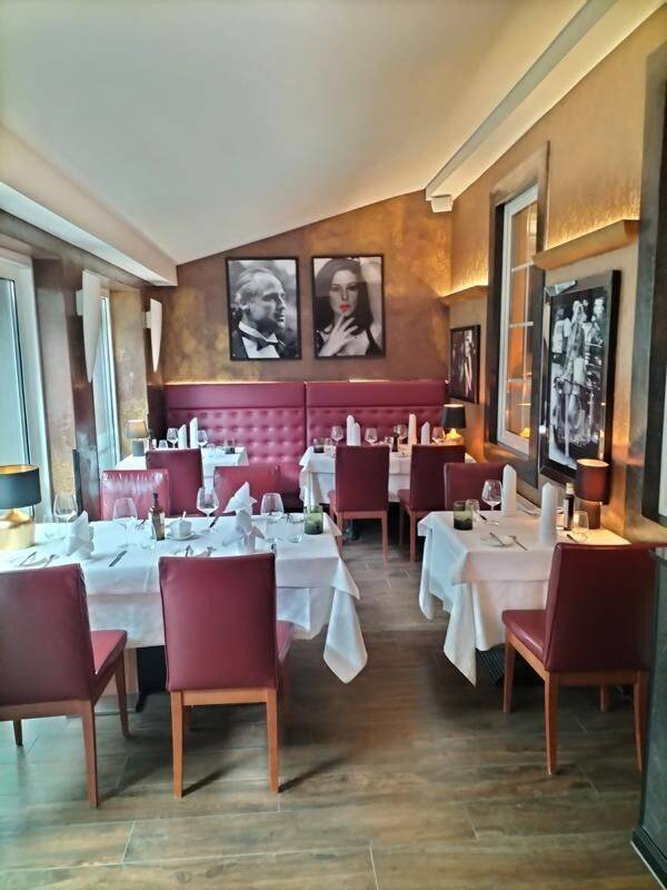 Restaurant, Wohnung & Ausbaupotenzial: historische Immobilie direkt am Schloss Weilburg, 35781 Weilburg