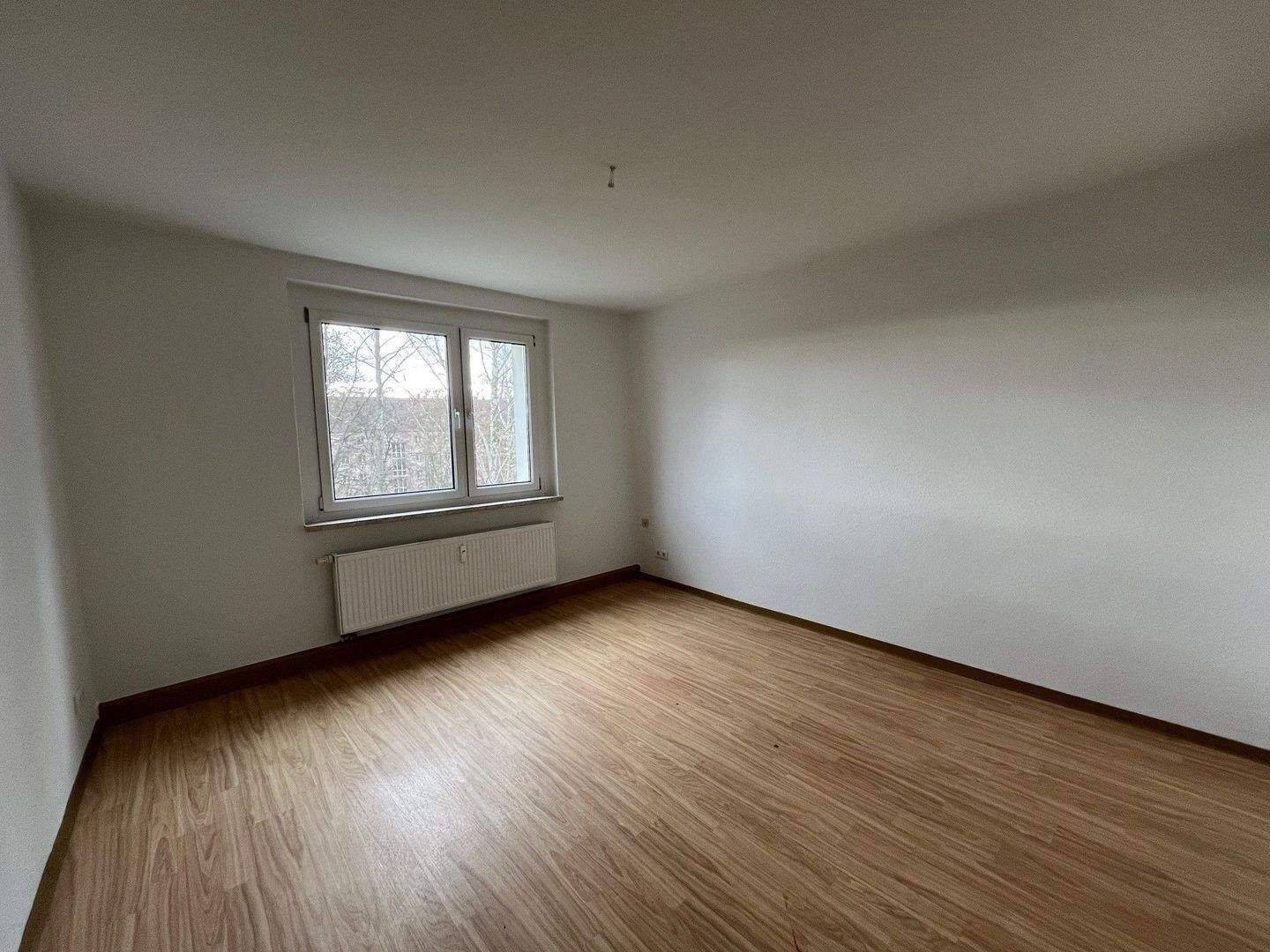 Aktion!!befristet!! Super. helle, moderne 3 Zimmer-Wohnung, Einbauküche gegen Aufpreis möglich.. sofort einzugsfertig, 8060 Zwickau