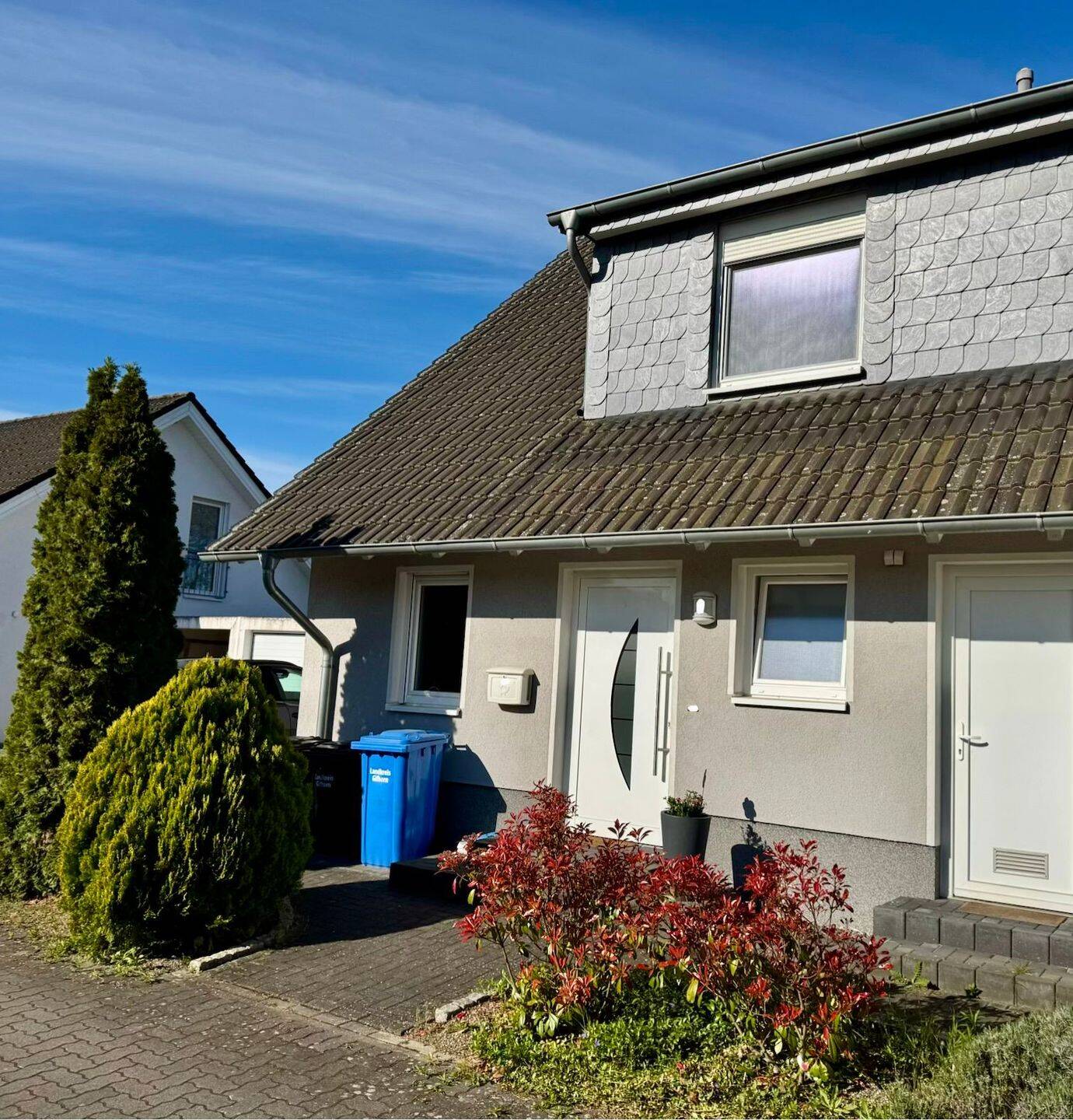 Schöne Doppelhaushälfte in ruhiger Lage mit Garten und Garage, 38471 Rühen