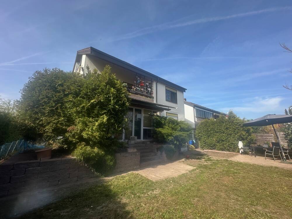 *Freistehendes 3-Familienhaus in beliebter Lage*Selbstwohnen im EG mit Garten – OG + DG vermieten*, 67122 Altrip