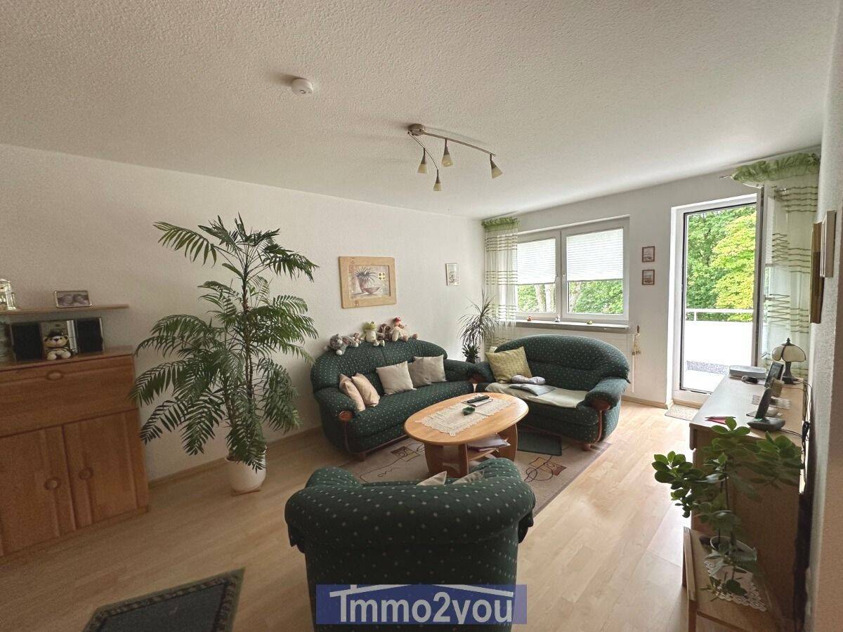 Ruhige gepflegte möblierte Wohnung im kompl. vermieteten Familienhaus. Sonnenbalkon elekt. Markise, 45309 Essen (Kray Schonnebeck)